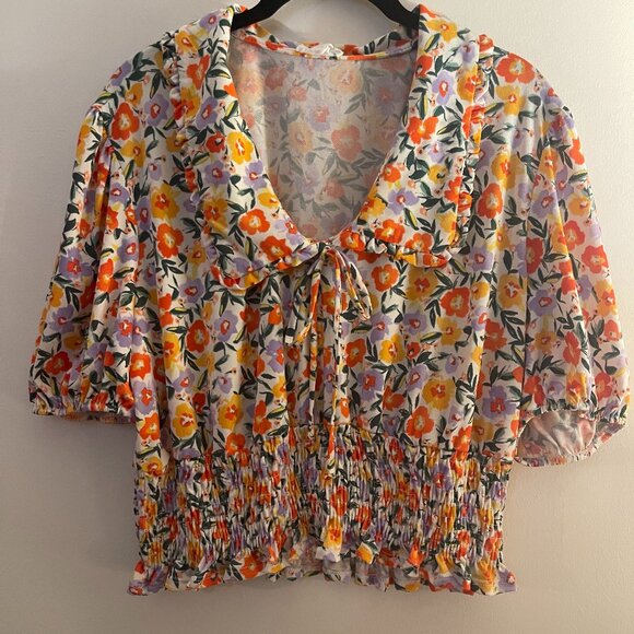 S.C. Society Cute, floral cropped blouse with peter pan collar, Large - Picture 1 of 5